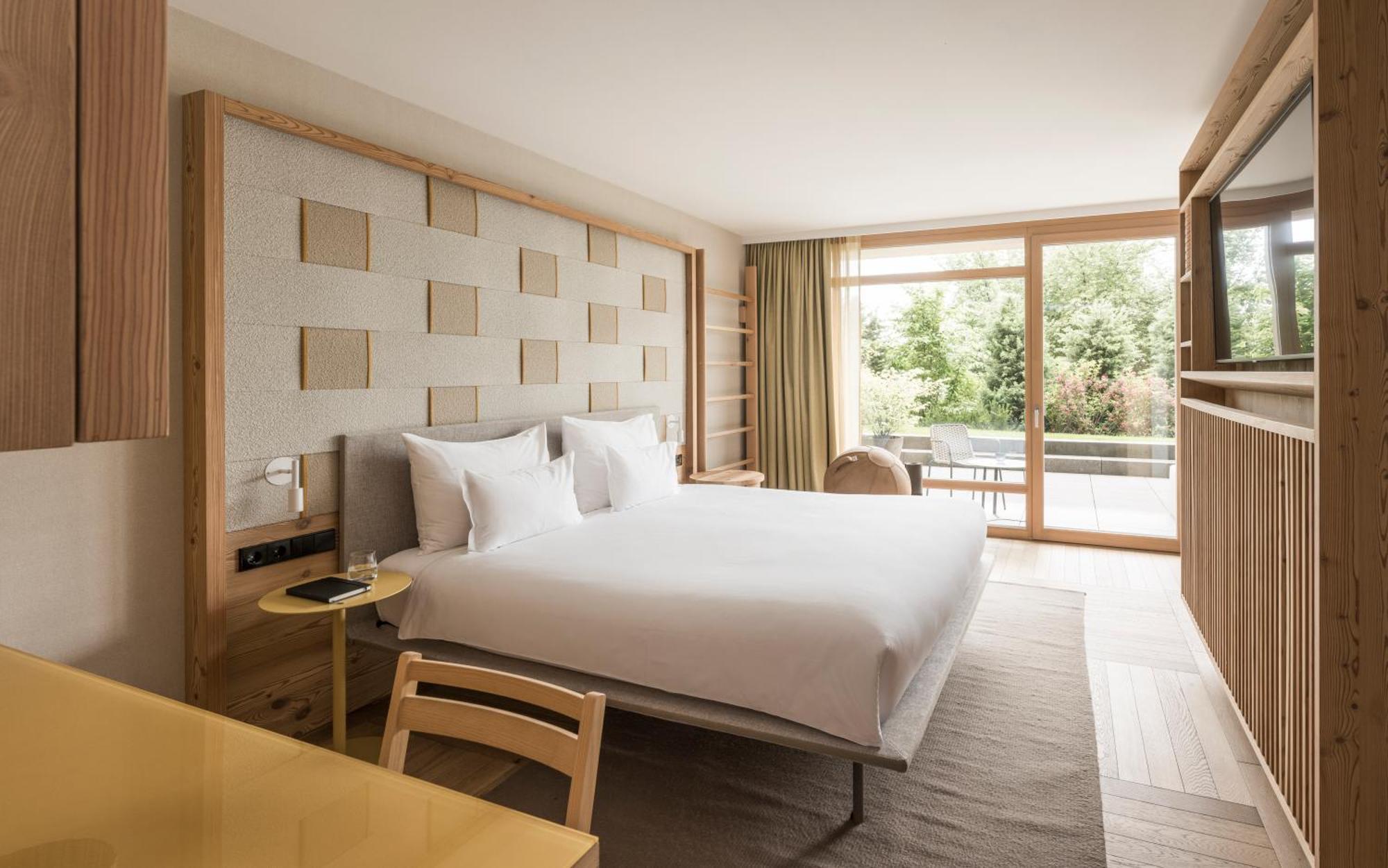 Falkensteiner Hotel Kronplatz - The Leading Hotels Of The World (Adults Only) 리스코네 외부 사진 A room at the hotel