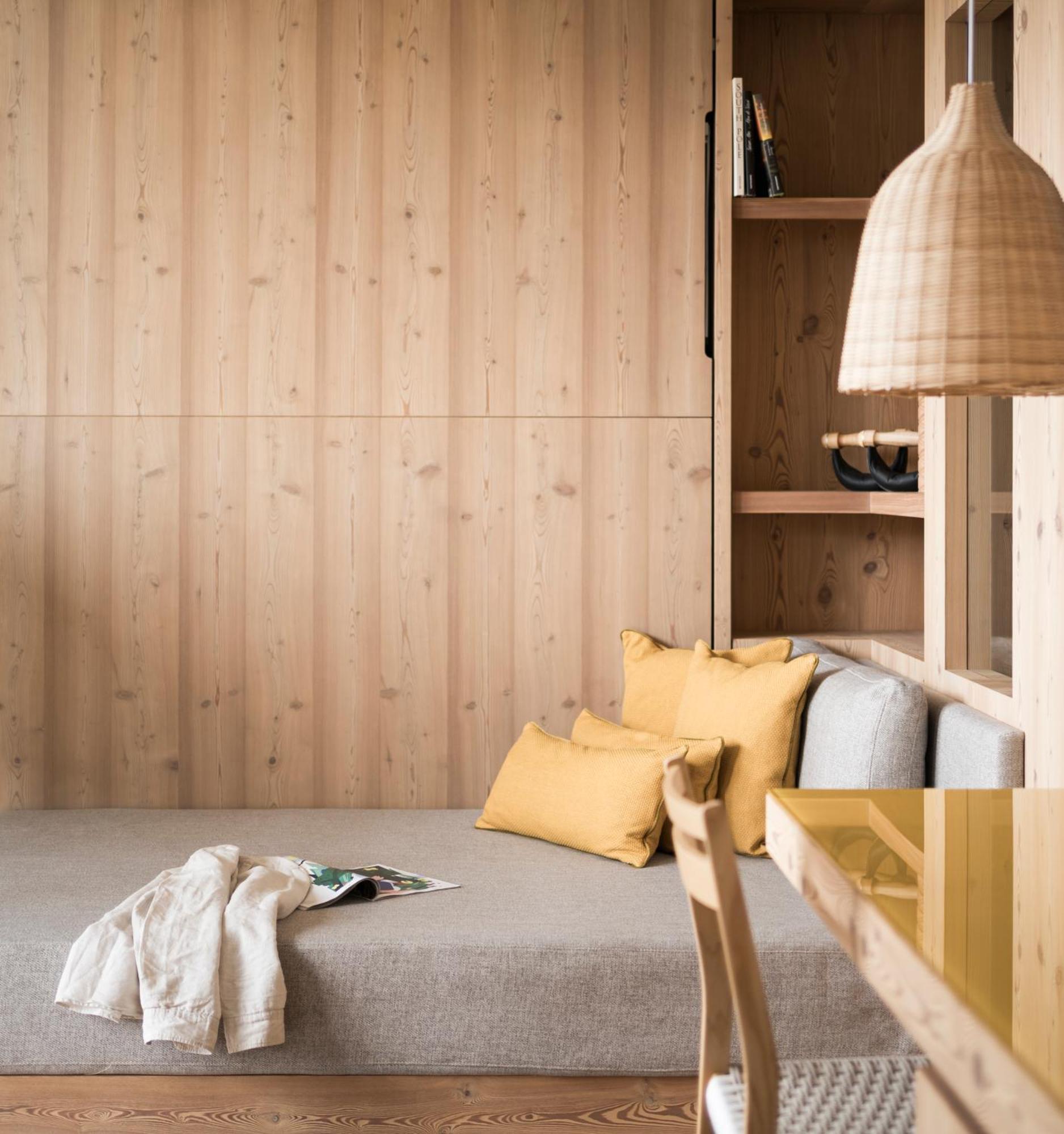 Falkensteiner Hotel Kronplatz - The Leading Hotels Of The World (Adults Only) 리스코네 객실 사진 A wall panel made of wood