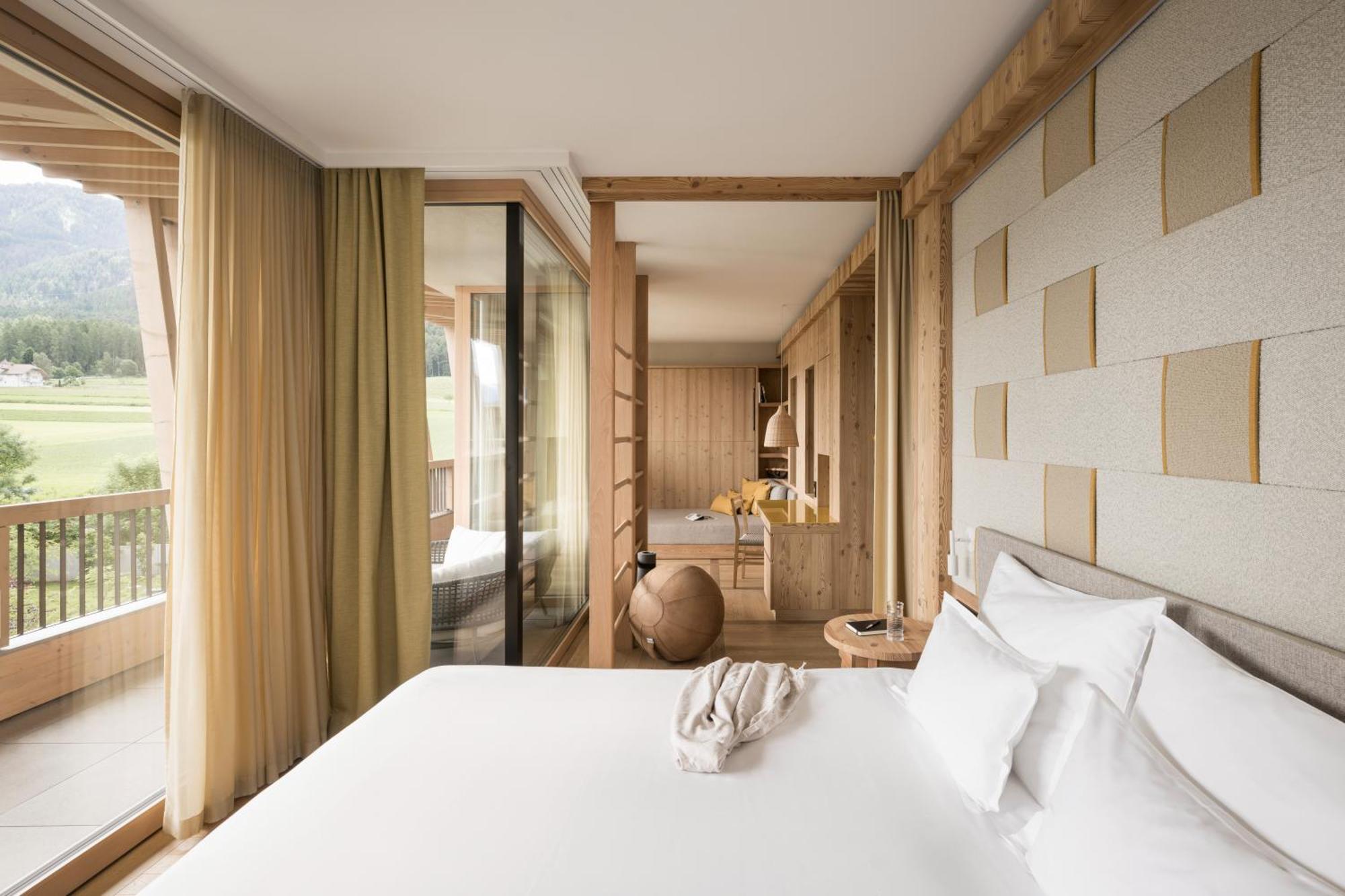 Falkensteiner Hotel Kronplatz - The Leading Hotels Of The World (Adults Only) 리스코네 객실 사진 A room at the Hotel 7132 Samarkand
