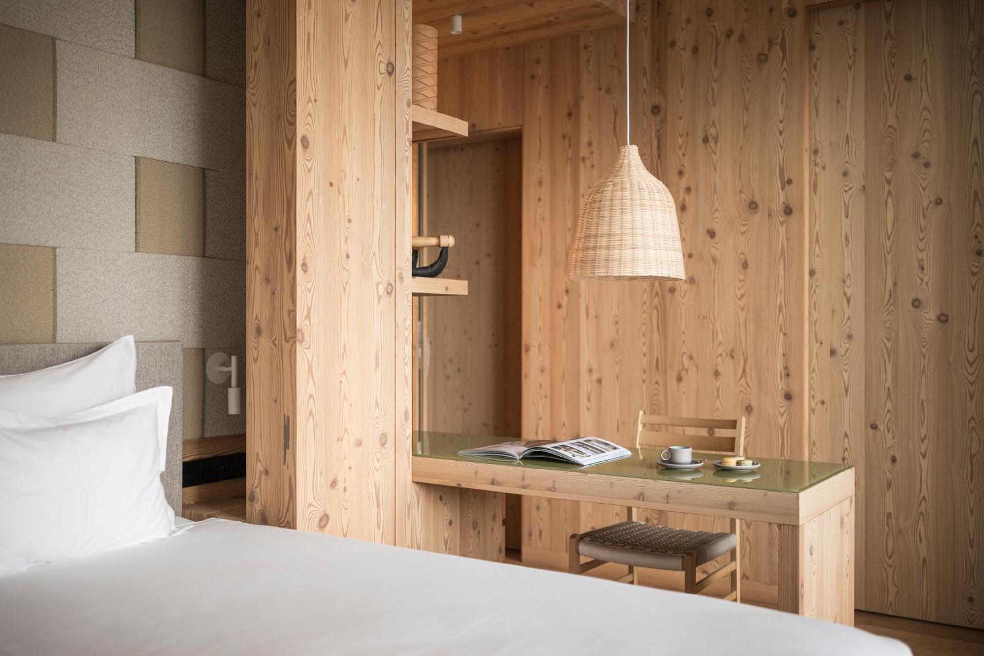 Falkensteiner Hotel Kronplatz - The Leading Hotels Of The World (Adults Only) 리스코네 객실 사진 A room at the Hotel